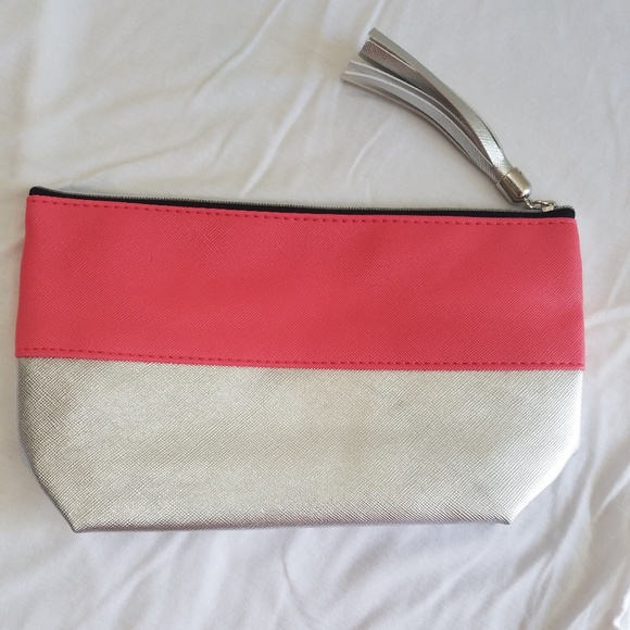 Benefit Cosmetics Hello Gorgeous Makeup Bag 🌙 - Picture 2 of 2